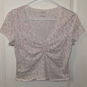 6/$19🦋 white cropped tee dainty flower print